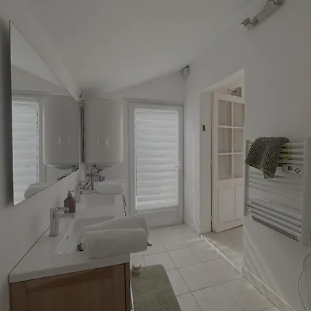 Madoujo Petite A 200m De La بيت للعطل